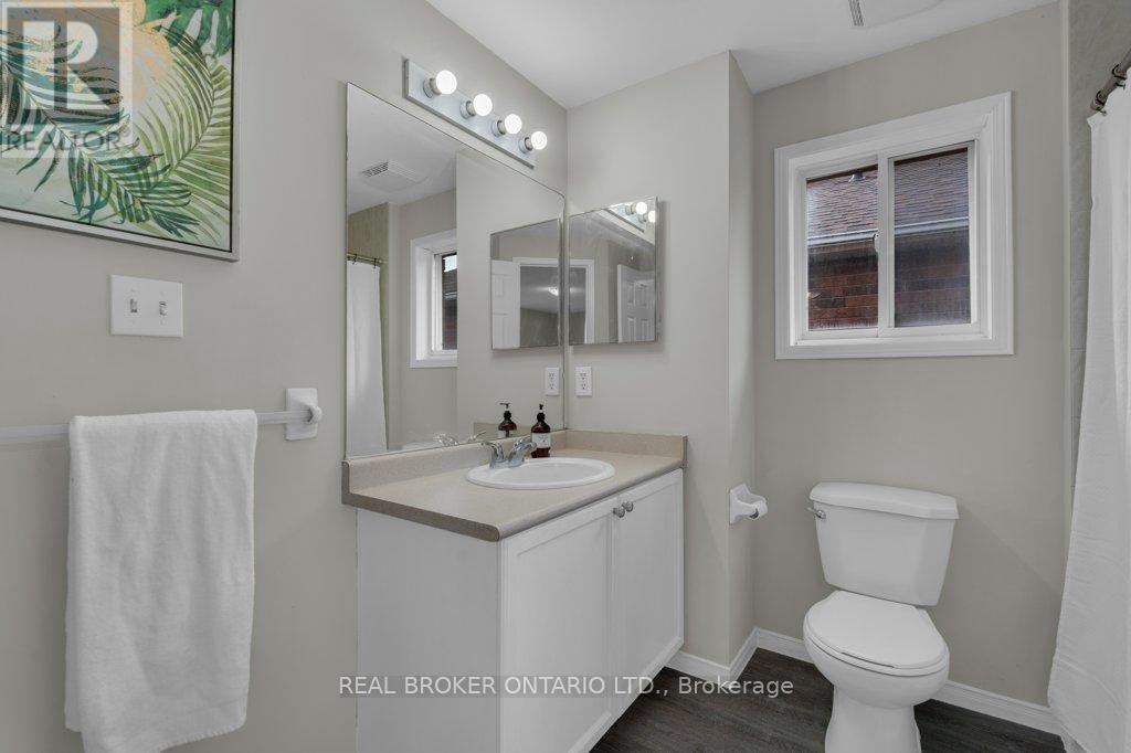 Photo 14 of 180 Tunbridge Road, Barrie ON