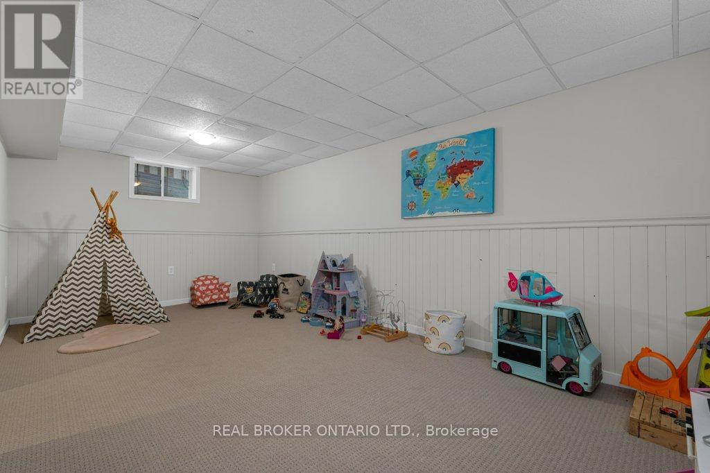 Photo 21 of 180 Tunbridge Road, Barrie ON