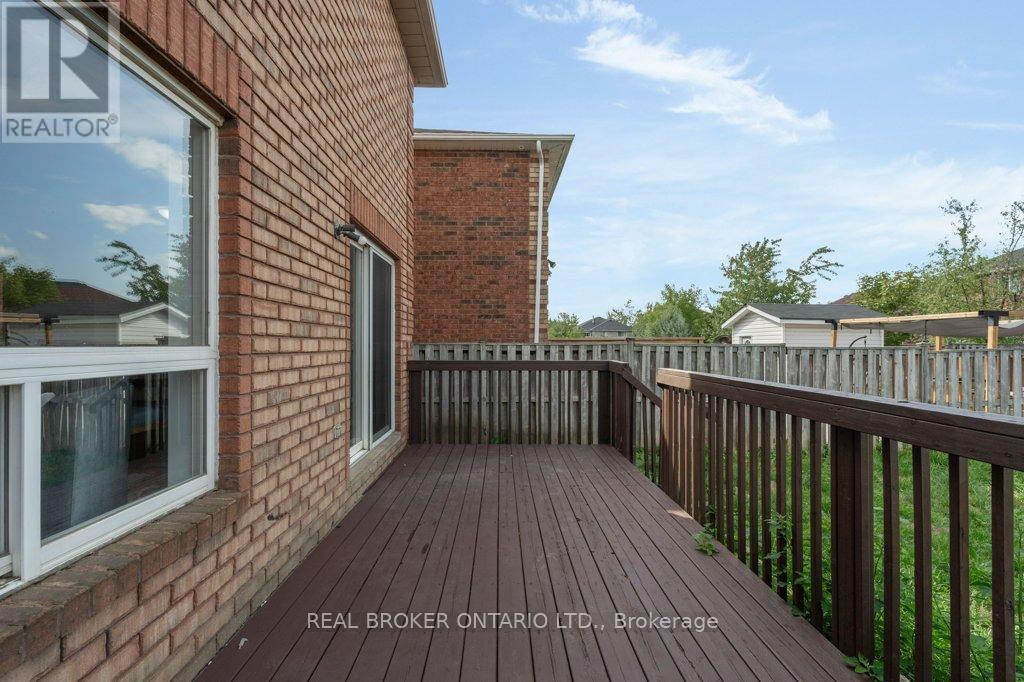 Photo 25 of 180 Tunbridge Road, Barrie ON
