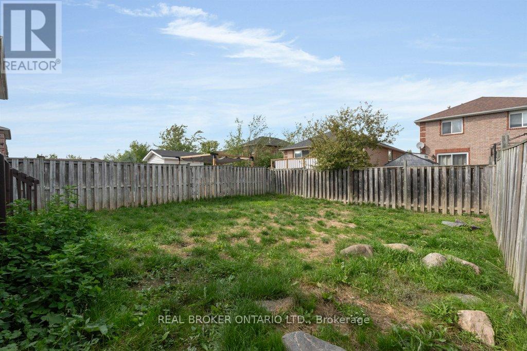 Photo 26 of 180 Tunbridge Road, Barrie ON