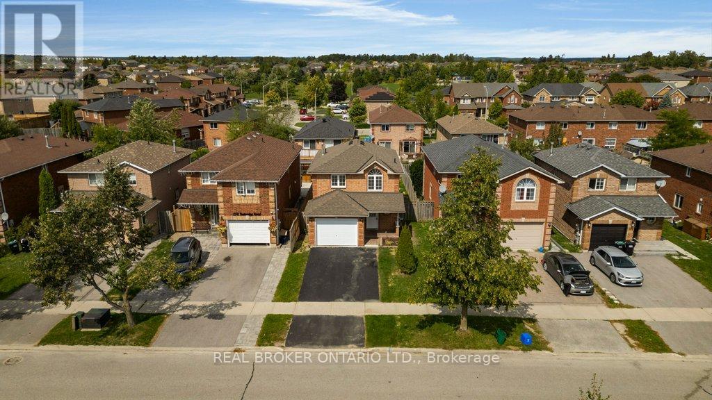 Photo 32 of 180 Tunbridge Road, Barrie ON