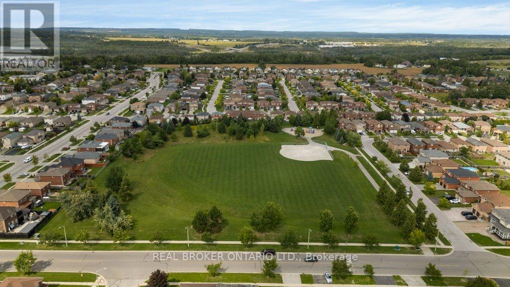 Photo 35 of 180 Tunbridge Road, Barrie ON