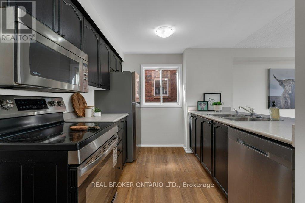 Photo 7 of 180 Tunbridge Road, Barrie ON