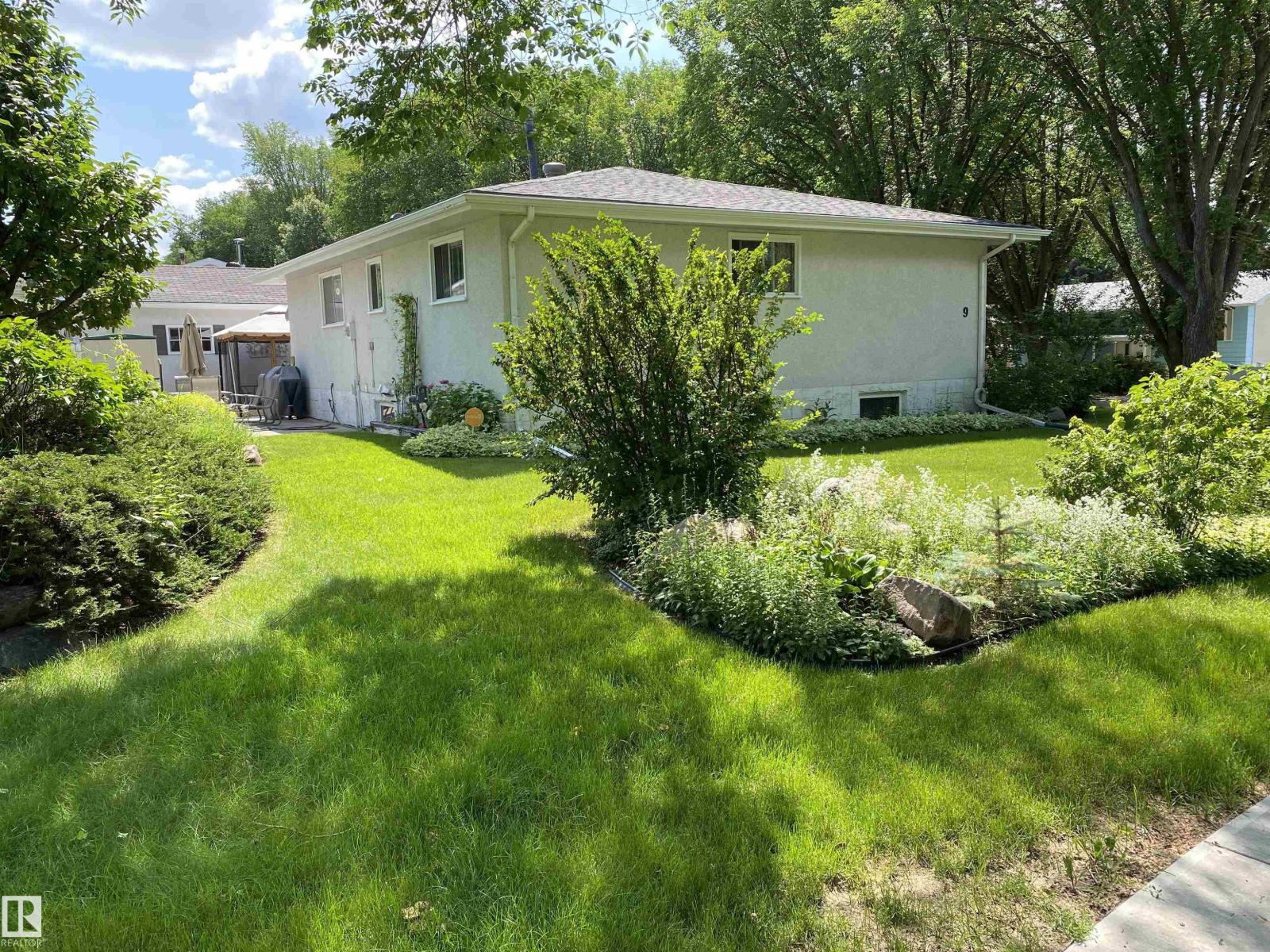 Photo 6 of 9 Burnham Av, St Albert AB