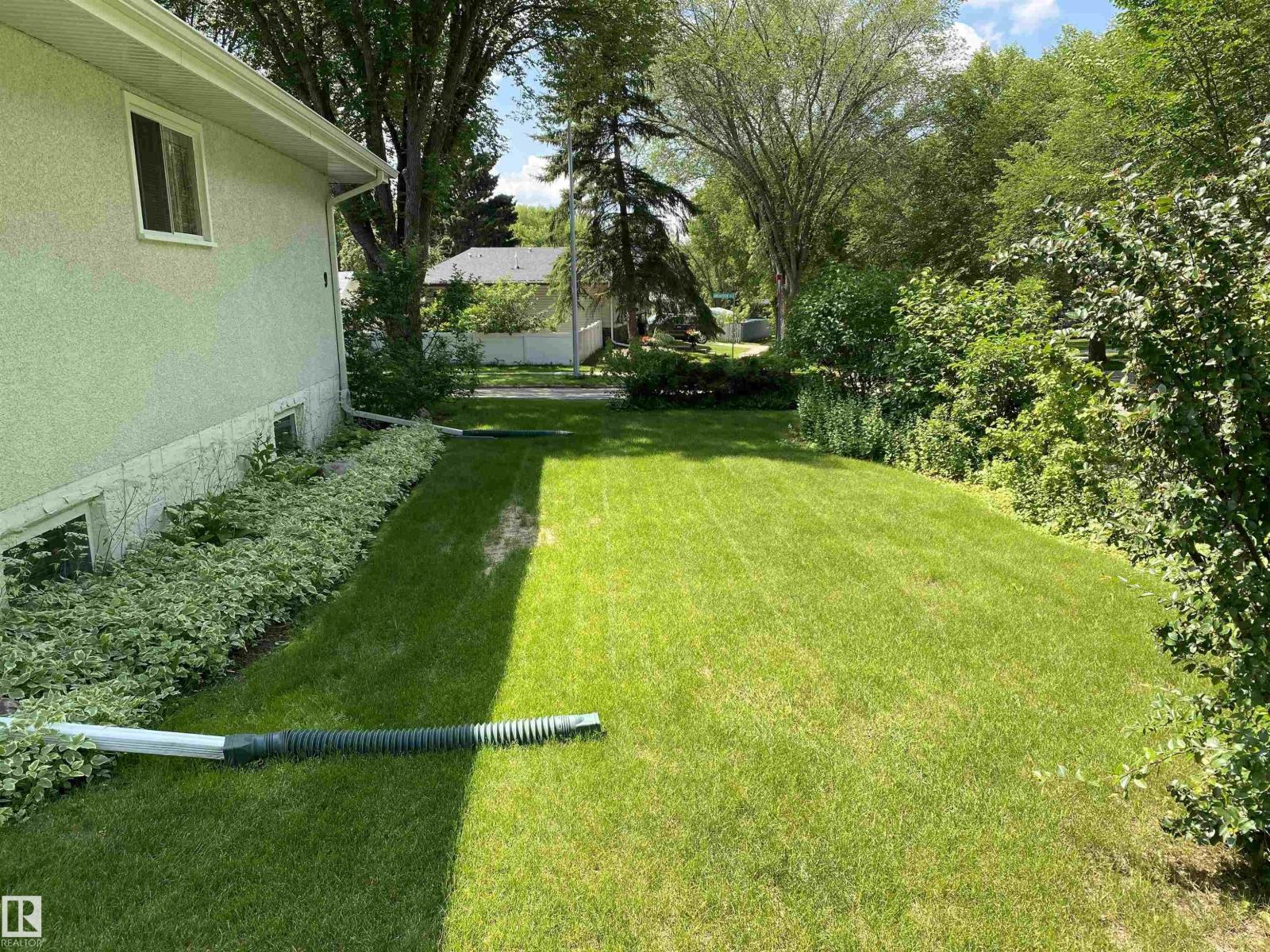 Photo 7 of 9 Burnham Av, St Albert AB