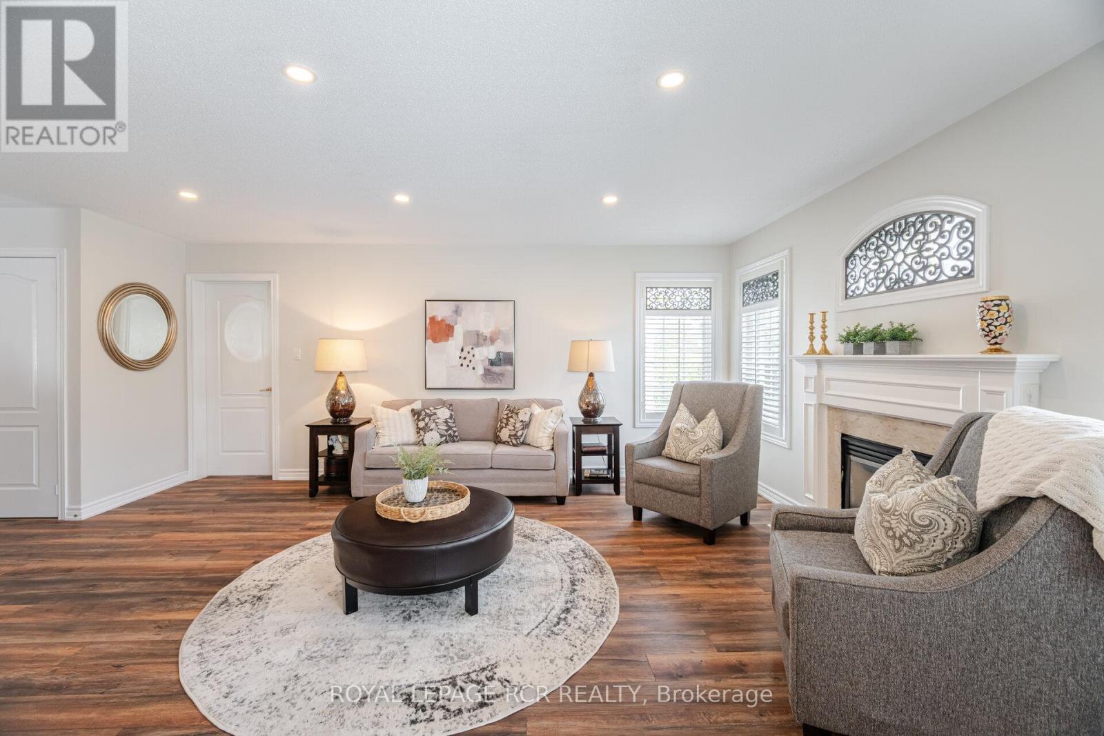 Photo 11 of 21 Seashell Place, Brampton ON