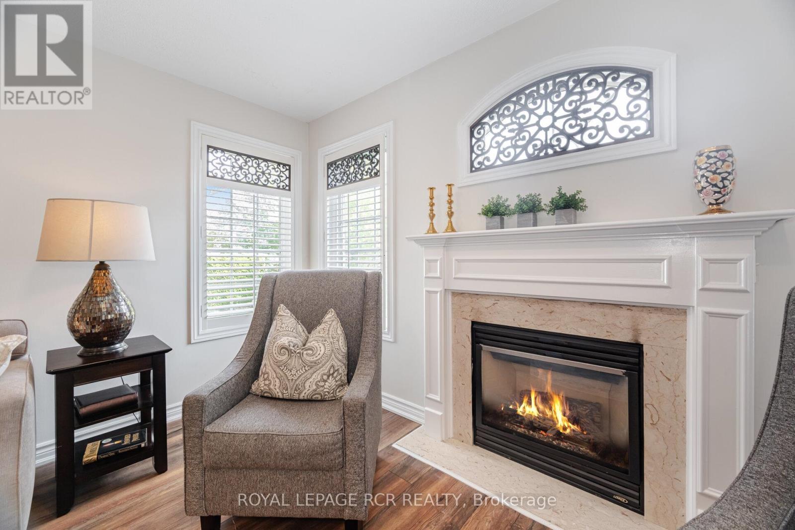 Photo 12 of 21 Seashell Place, Brampton ON