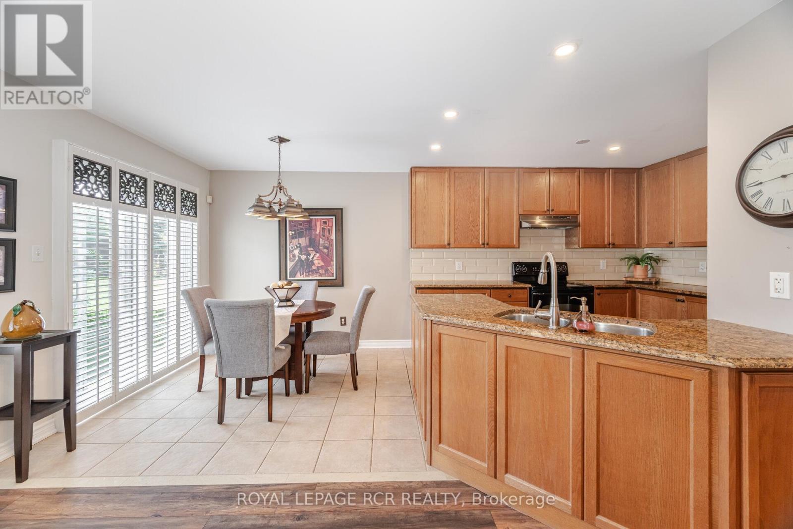 Photo 14 of 21 Seashell Place, Brampton ON
