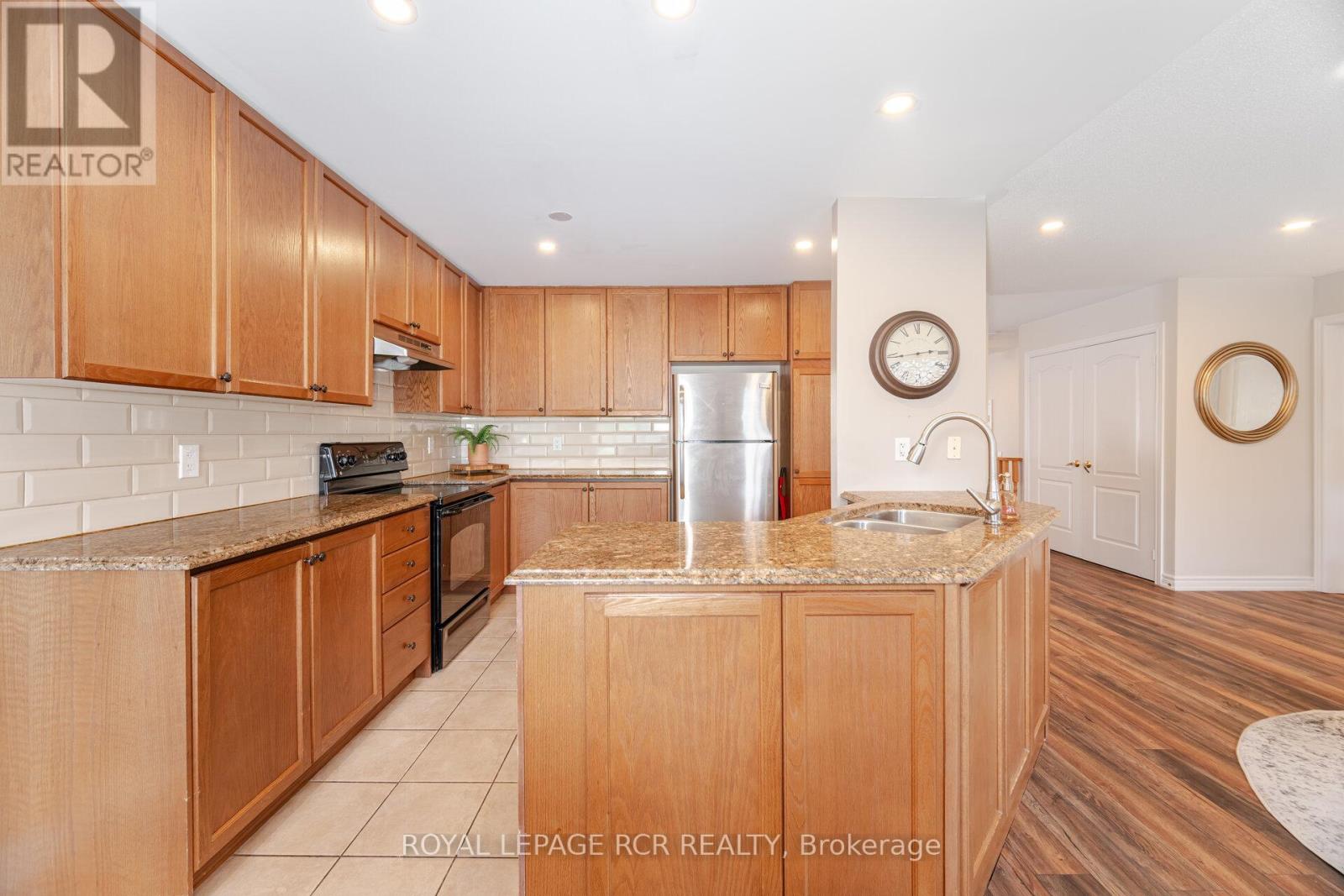 Photo 16 of 21 Seashell Place, Brampton ON