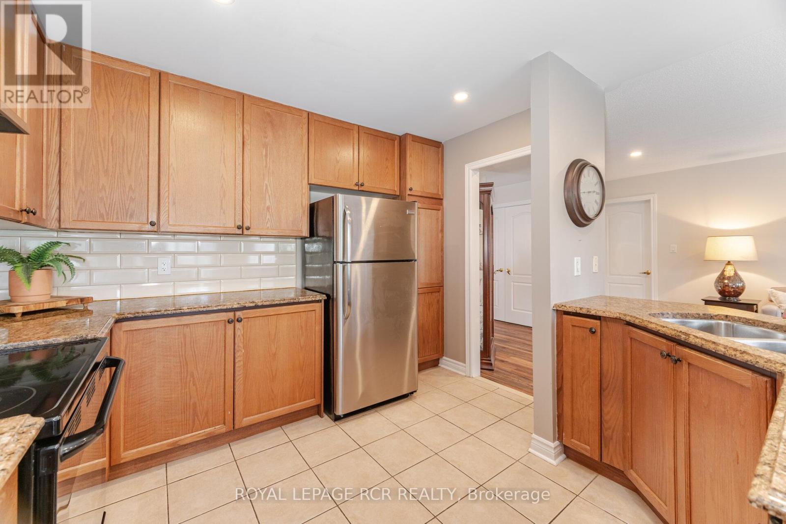 Photo 17 of 21 Seashell Place, Brampton ON
