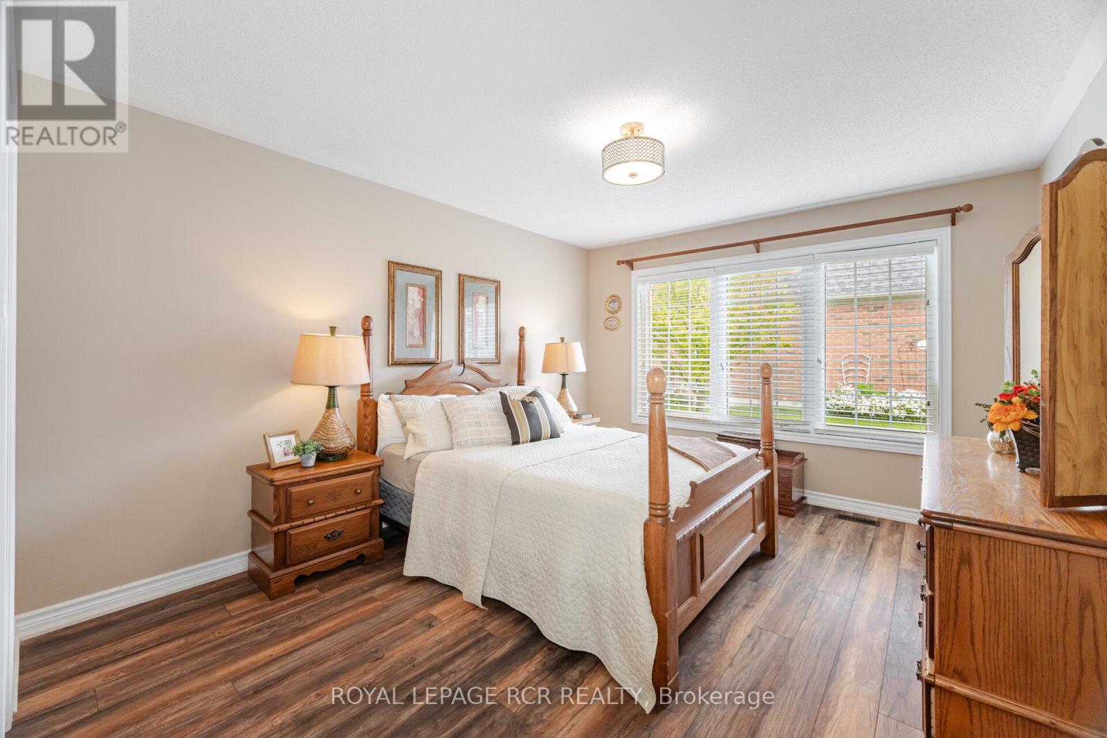 Photo 18 of 21 Seashell Place, Brampton ON