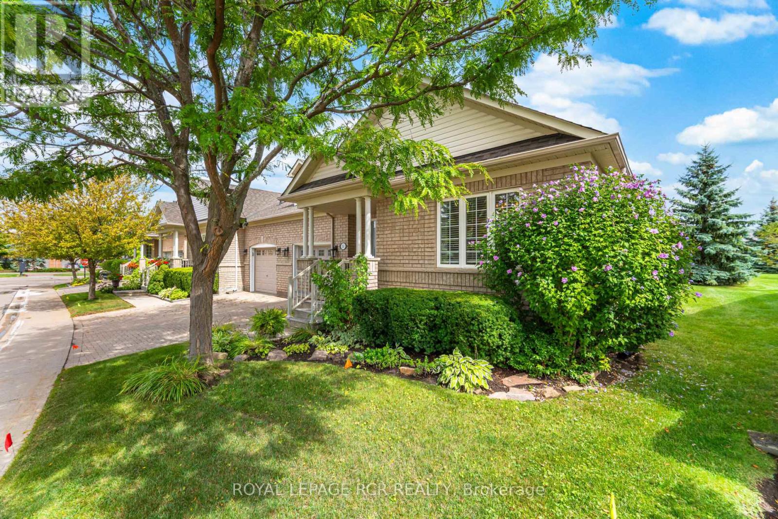Photo 2 of 21 Seashell Place, Brampton ON
