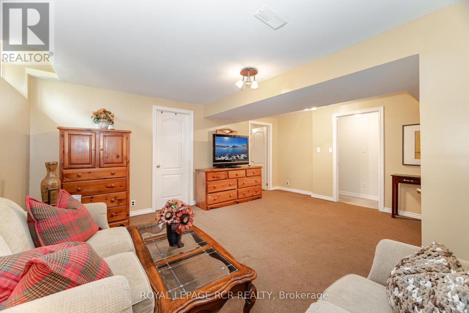 Photo 28 of 21 Seashell Place, Brampton ON