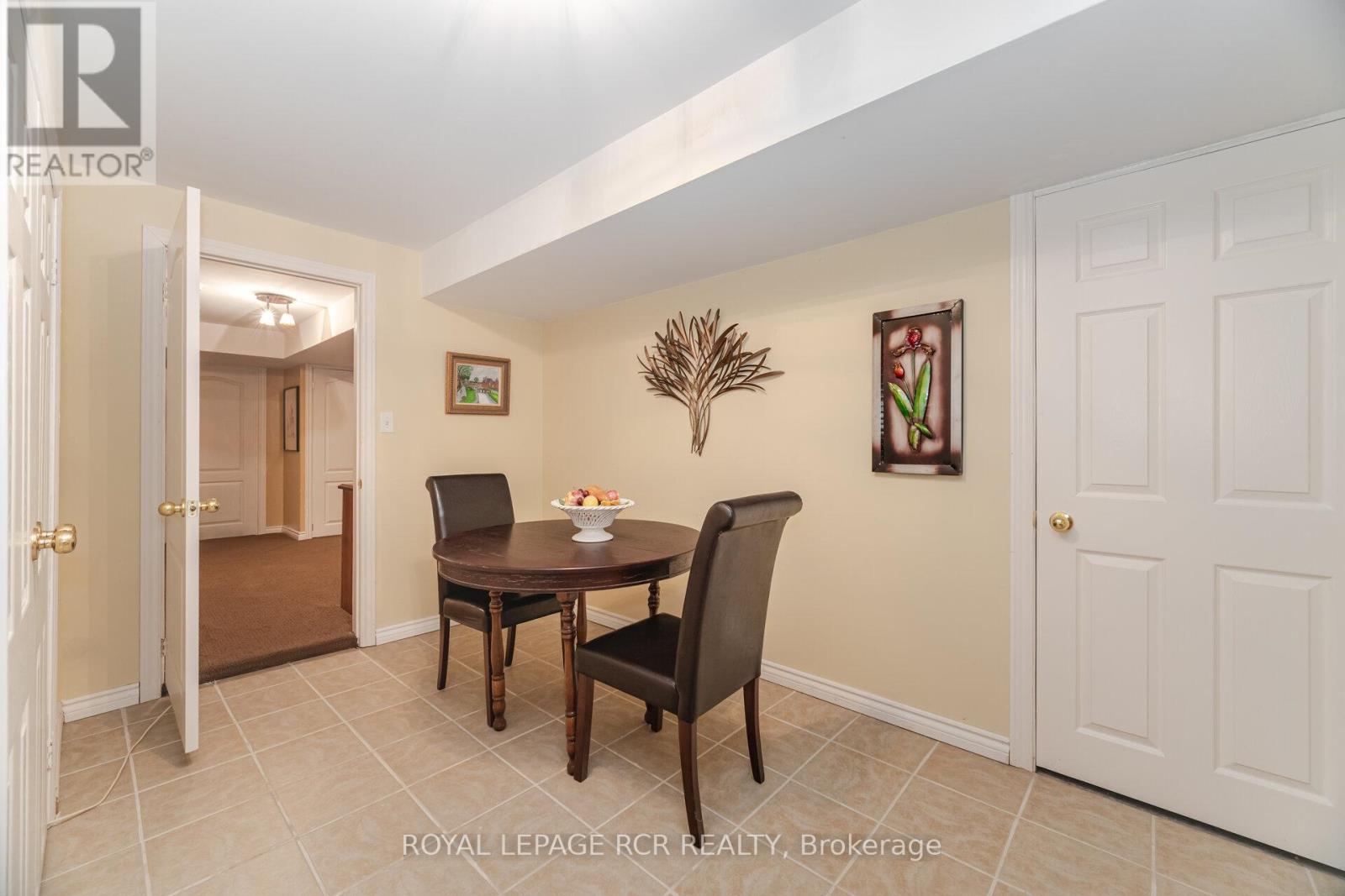 Photo 31 of 21 Seashell Place, Brampton ON