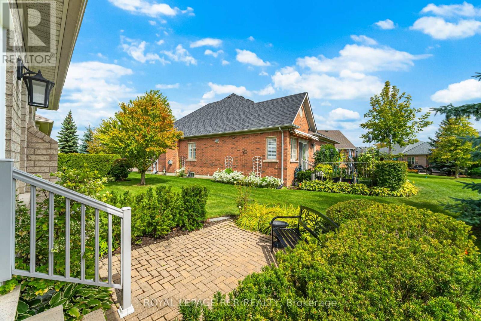Photo 33 of 21 Seashell Place, Brampton ON