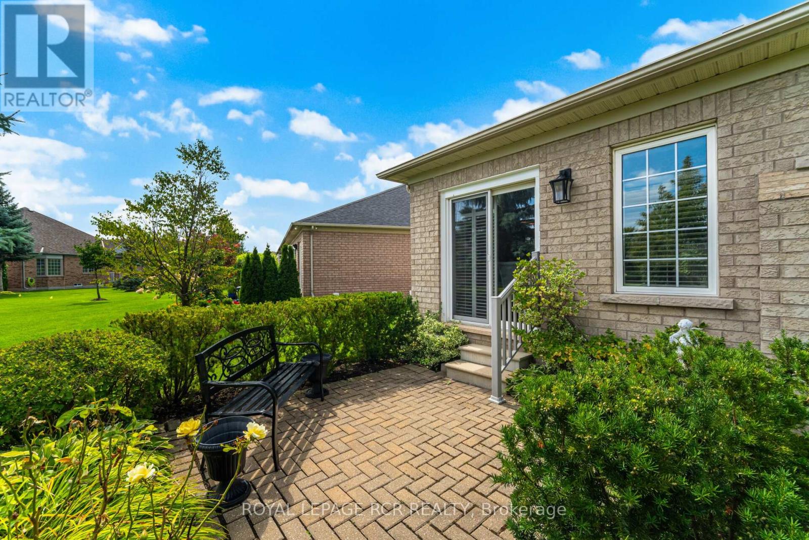 Photo 34 of 21 Seashell Place, Brampton ON