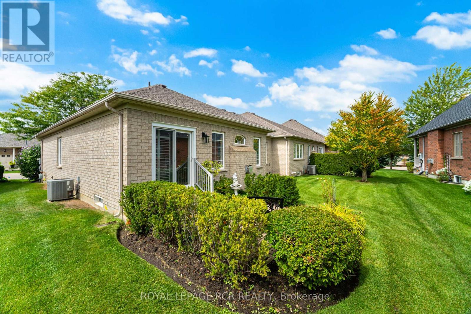 Photo 35 of 21 Seashell Place, Brampton ON