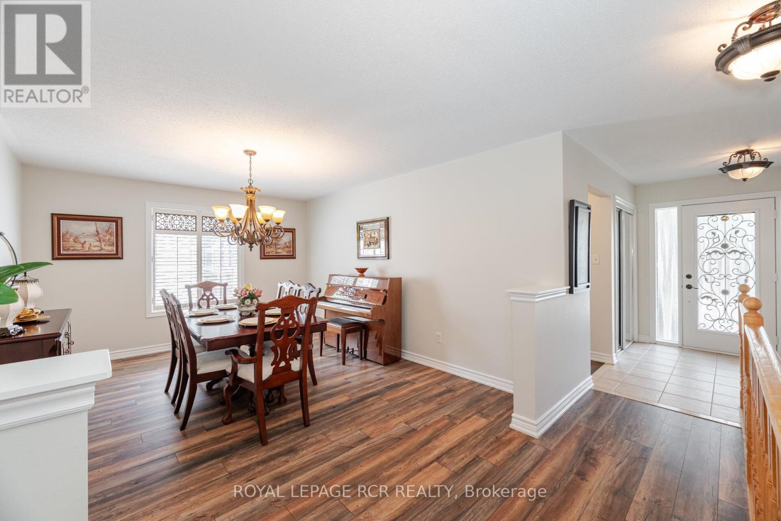 Photo 6 of 21 Seashell Place, Brampton ON