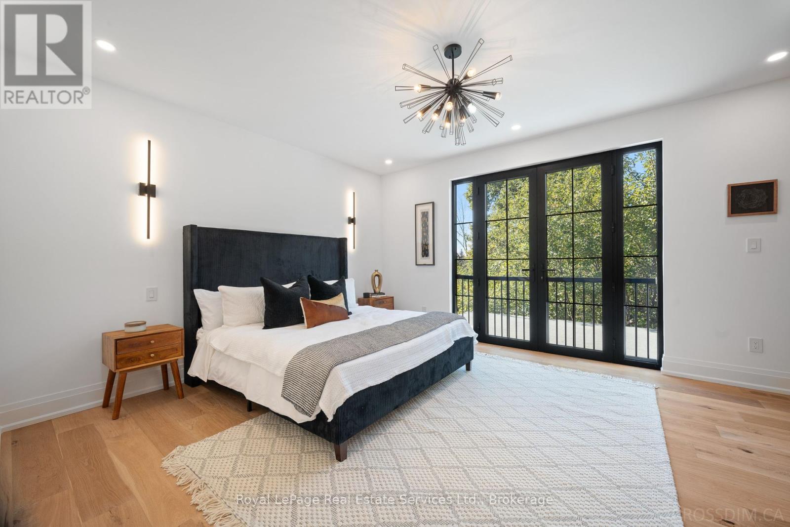 Photo 21 of 480 Scarsdale Crescent, Oakville ON