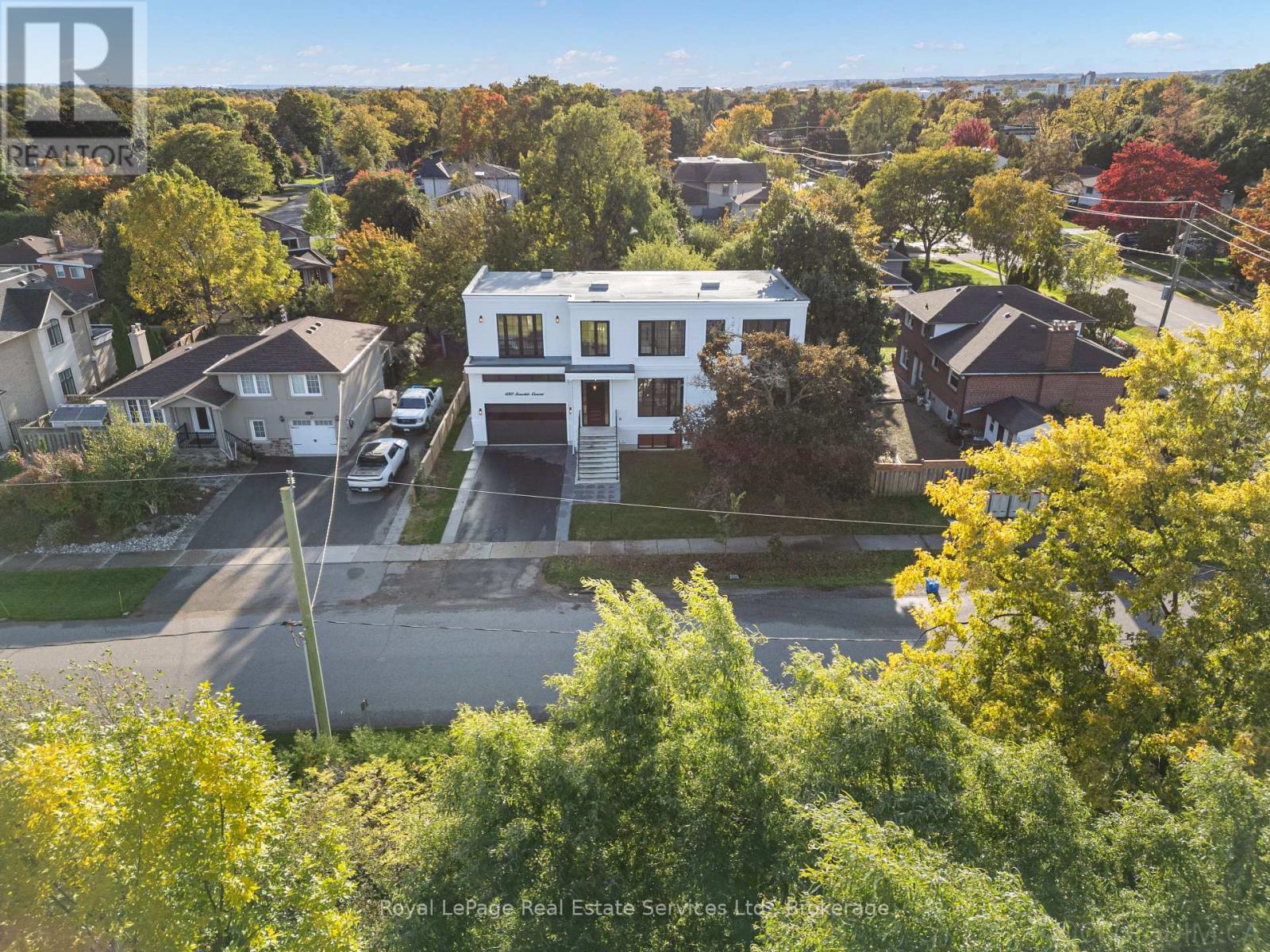 Photo 50 of 480 Scarsdale Crescent, Oakville ON