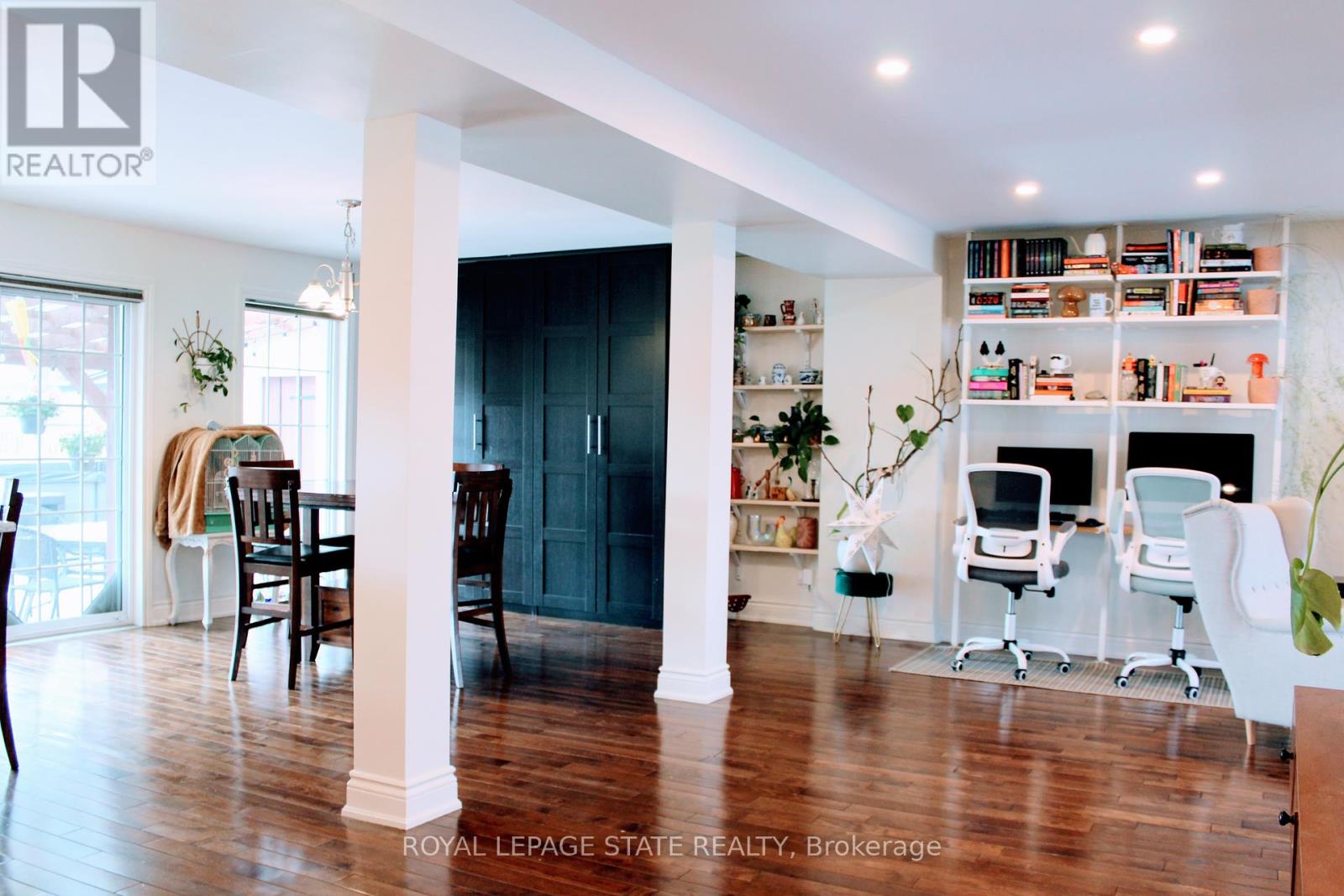 Photo 10 of 133 Chilton Drive, Hamilton ON