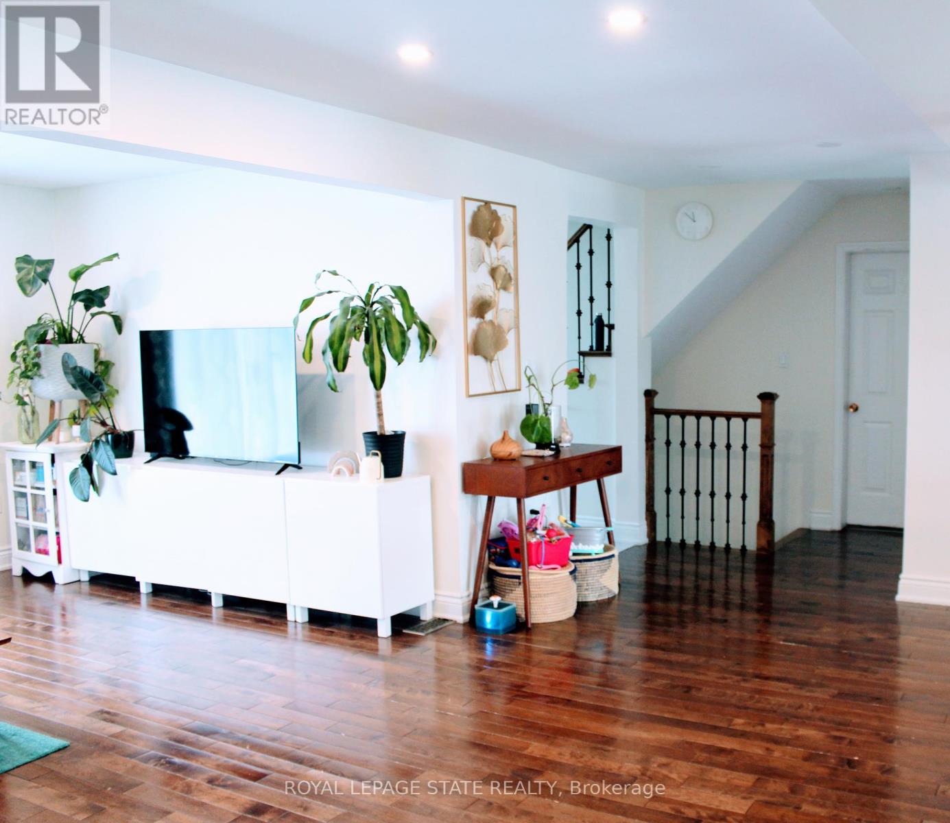 Photo 13 of 133 Chilton Drive, Hamilton ON