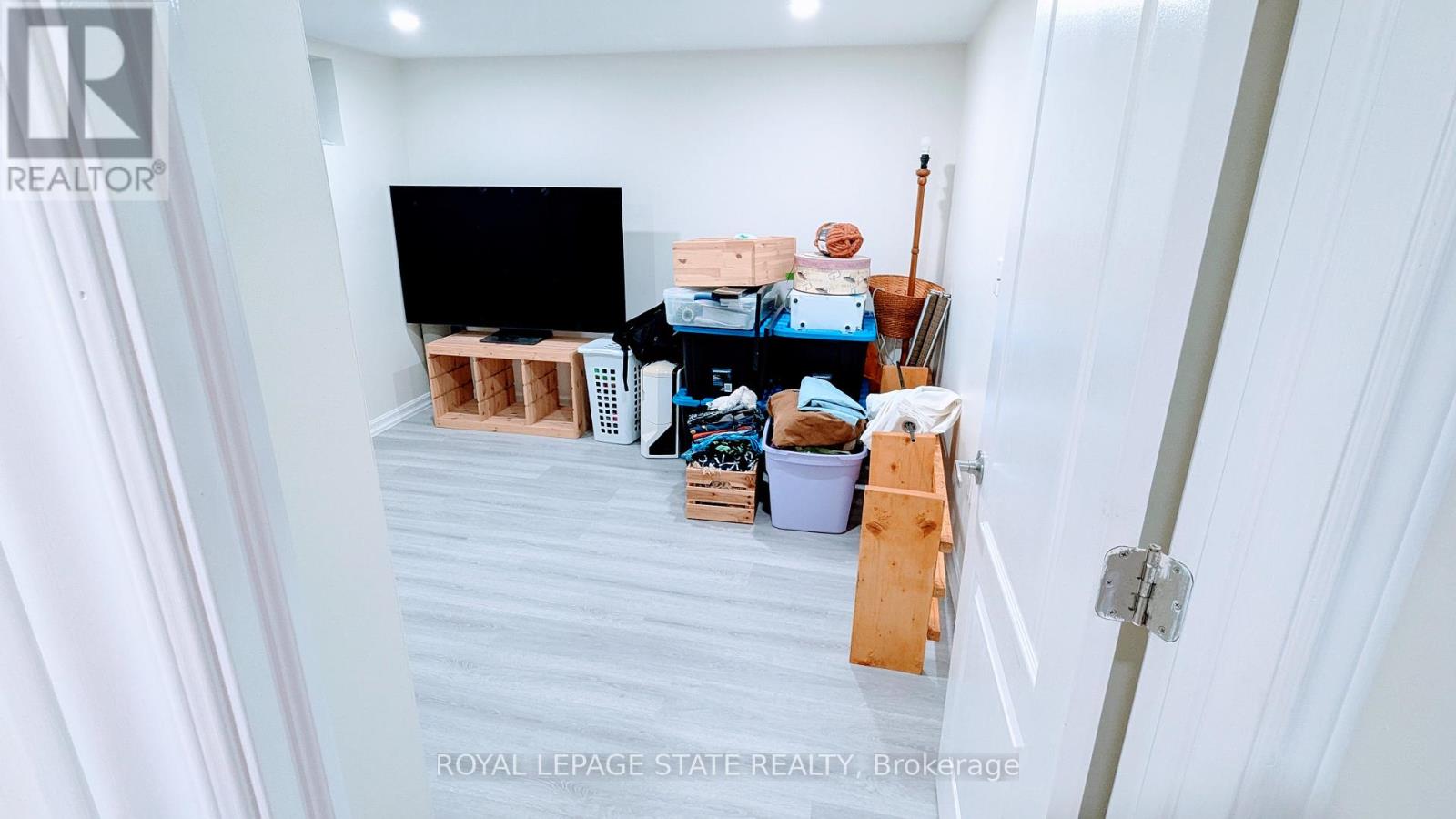 Photo 28 of 133 Chilton Drive, Hamilton ON