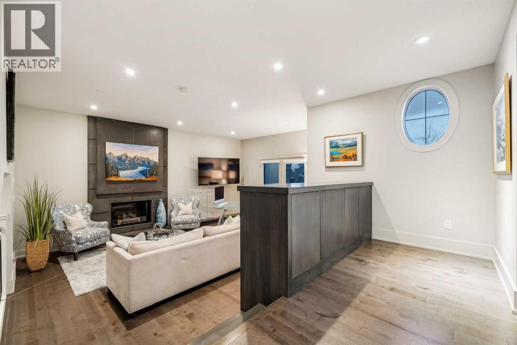 Photo 10 of 625 Britannia Drive Sw, Calgary AB