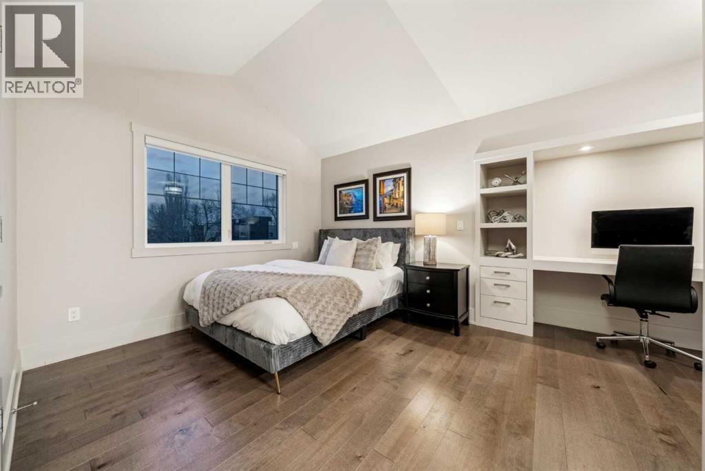 Photo 14 of 625 Britannia Drive Sw, Calgary AB