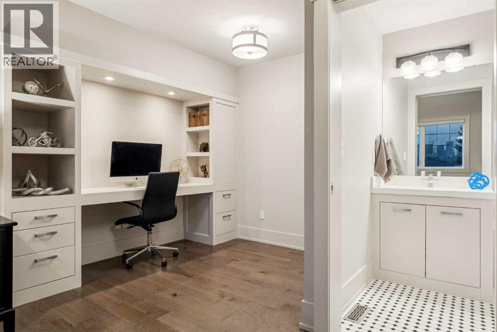 Photo 15 of 625 Britannia Drive Sw, Calgary AB
