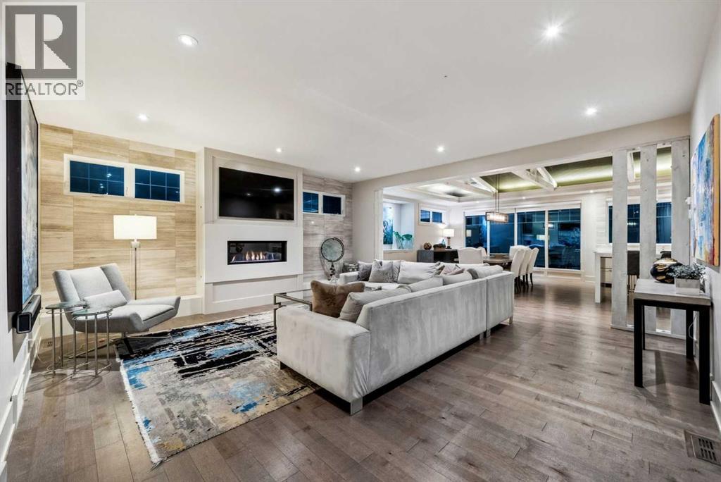 Photo 2 of 625 Britannia Drive Sw, Calgary AB