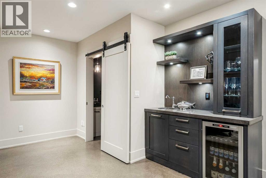 Photo 37 of 625 Britannia Drive Sw, Calgary AB