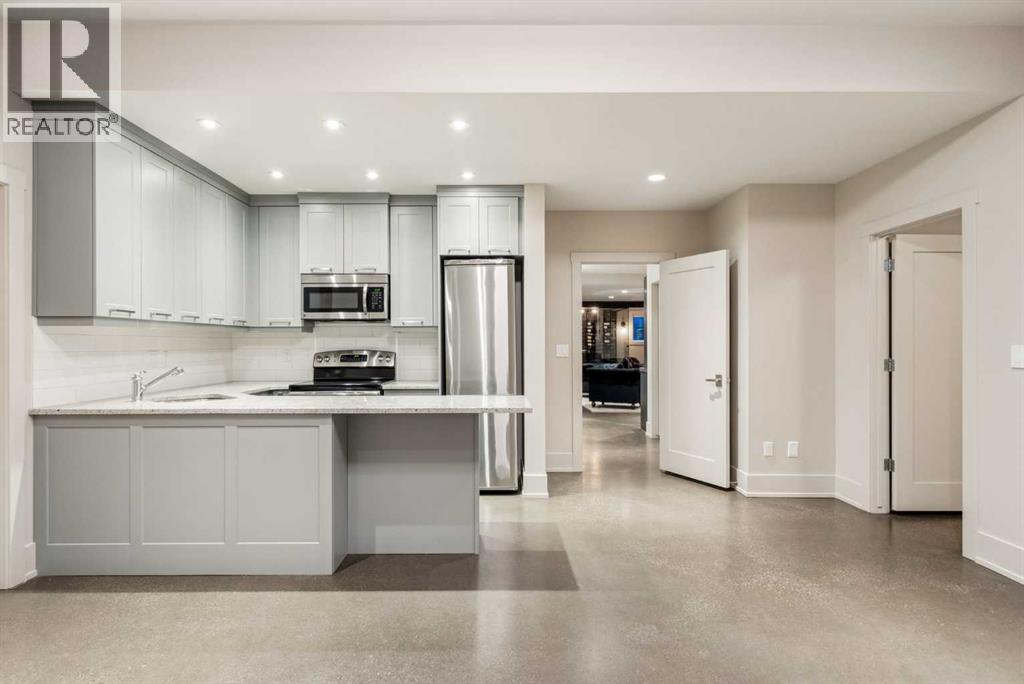 Photo 40 of 625 Britannia Drive Sw, Calgary AB