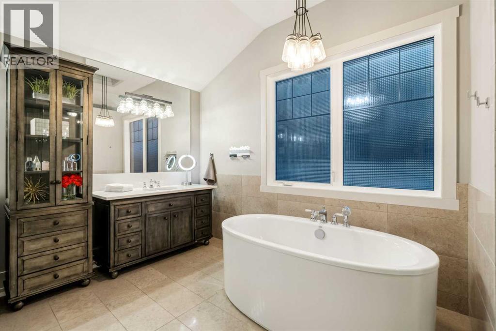 Photo 22 of 625 Britannia Drive Sw, Calgary AB