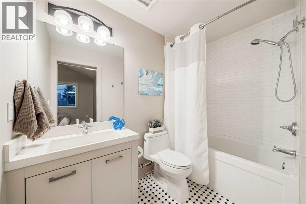 Photo 16 of 625 Britannia Drive Sw, Calgary AB
