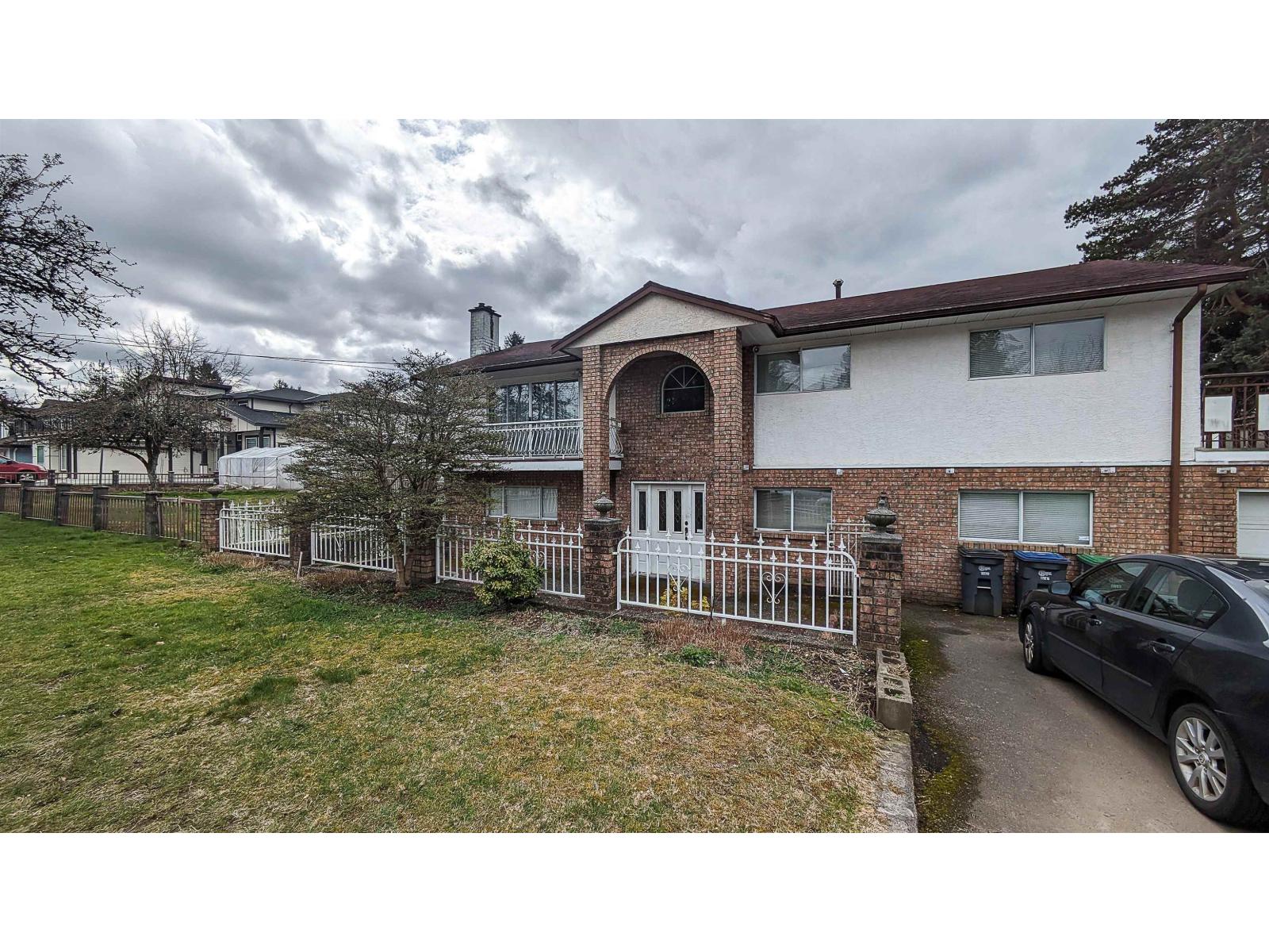 Photo 2 of 13858 Brentwood Crescent, Surrey BC