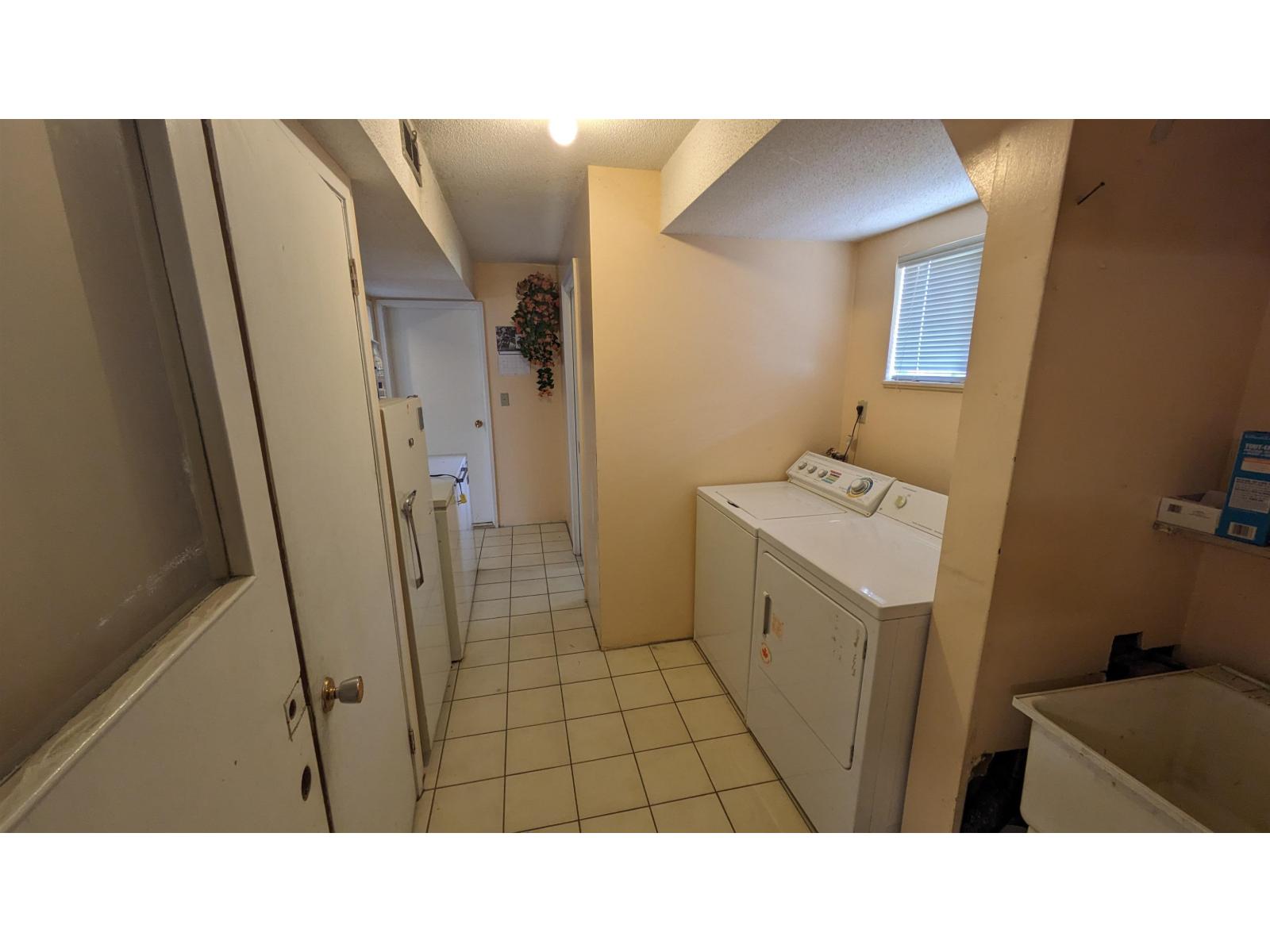 Photo 13 of 13858 Brentwood Crescent, Surrey BC