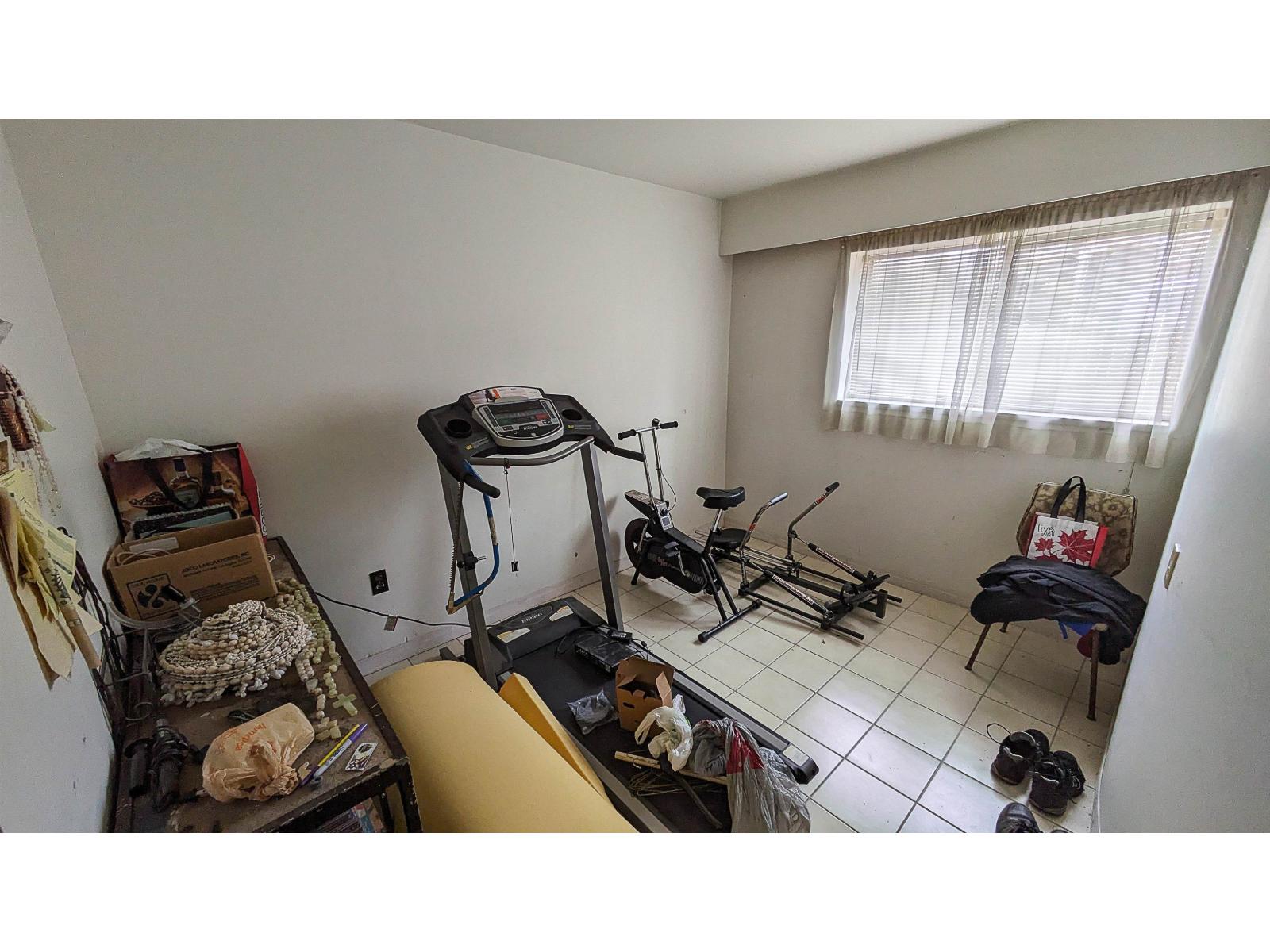 Photo 14 of 13858 Brentwood Crescent, Surrey BC