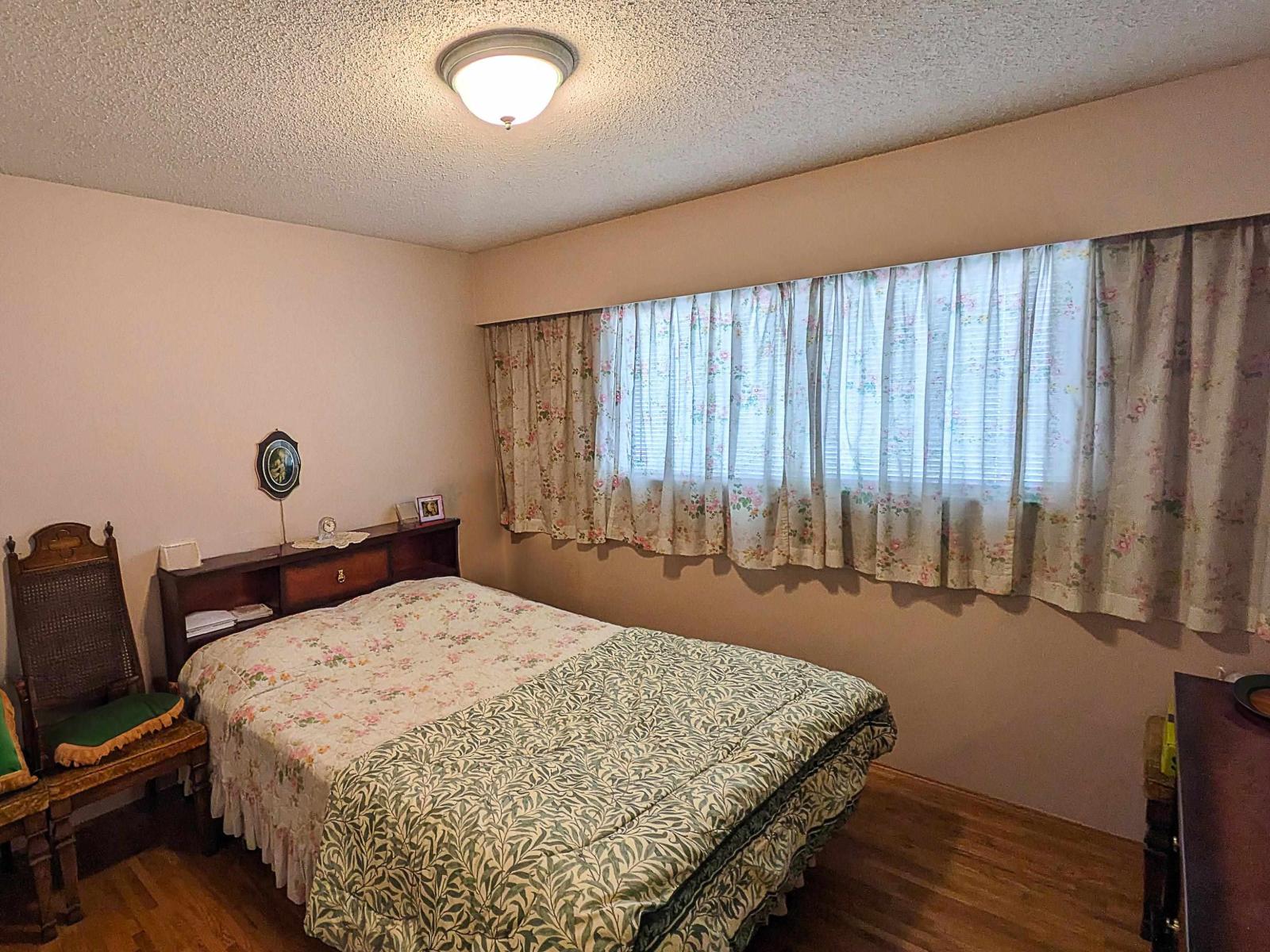 Photo 7 of 13858 Brentwood Crescent, Surrey BC