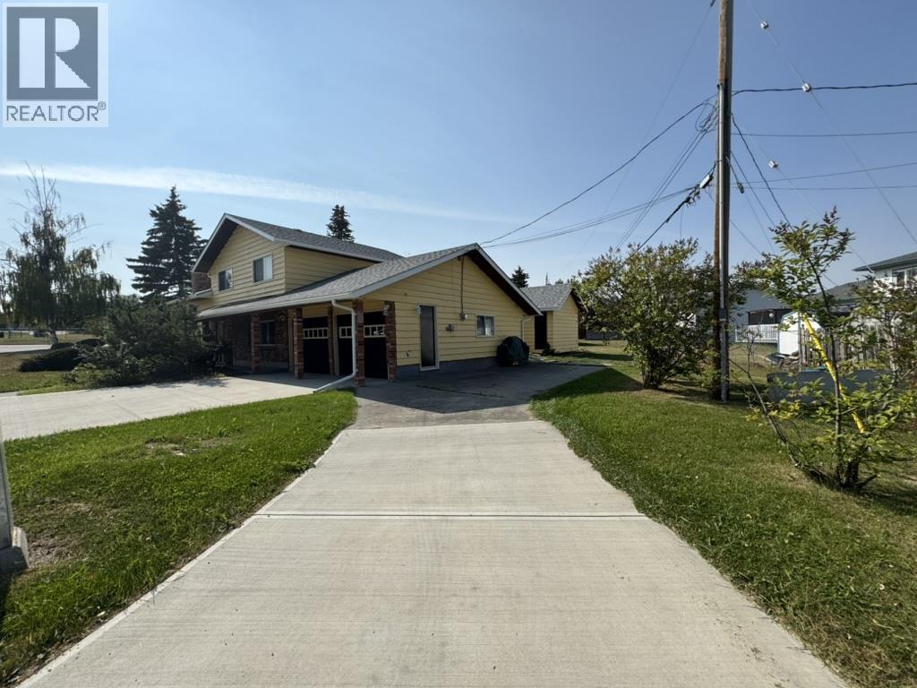 Photo 3 of 11224 103 Street, Fort St John BC