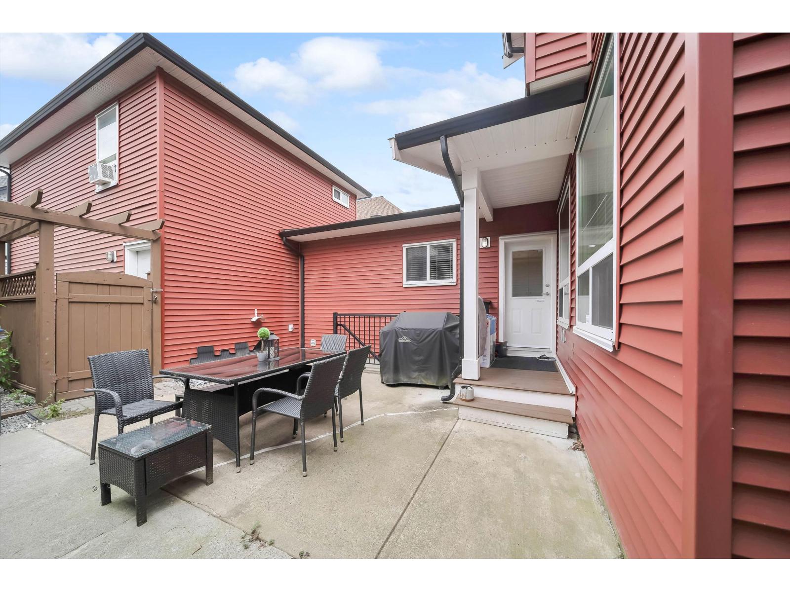 Photo 27 of 19239 69 A Avenue, Surrey BC