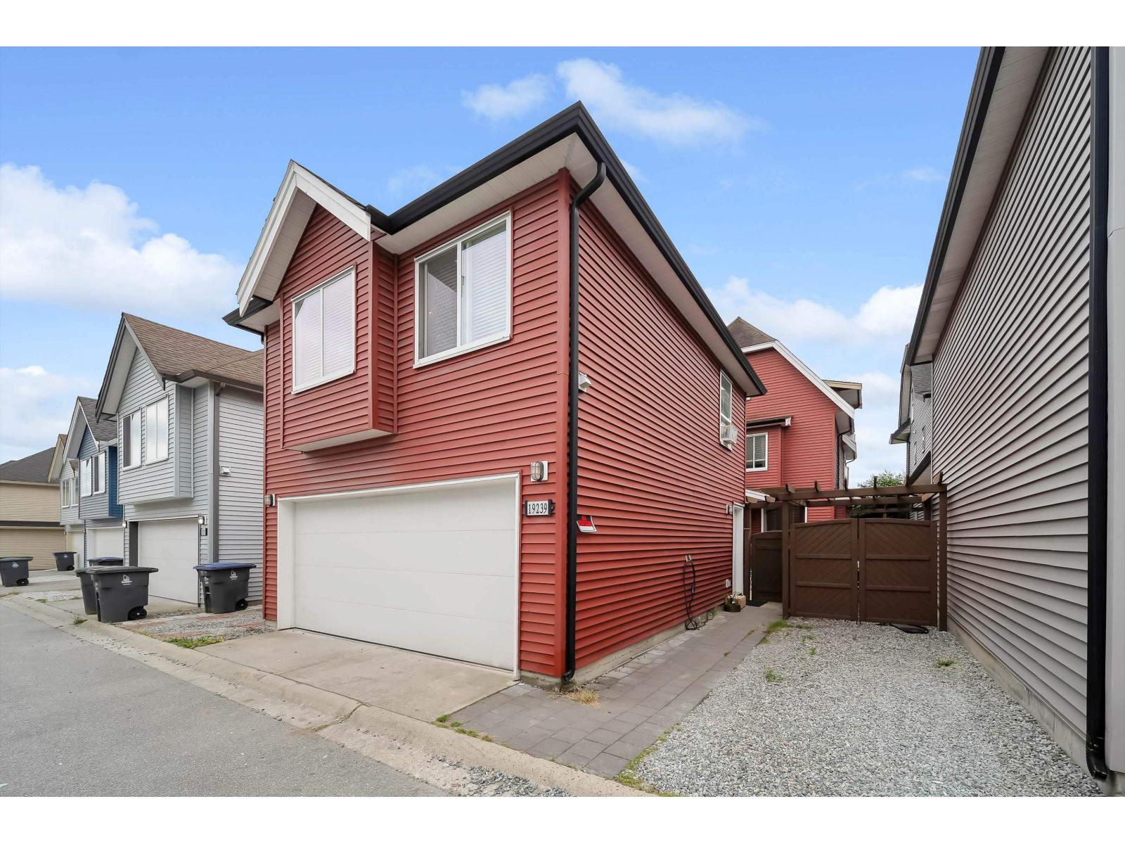 Photo 30 of 19239 69 A Avenue, Surrey BC