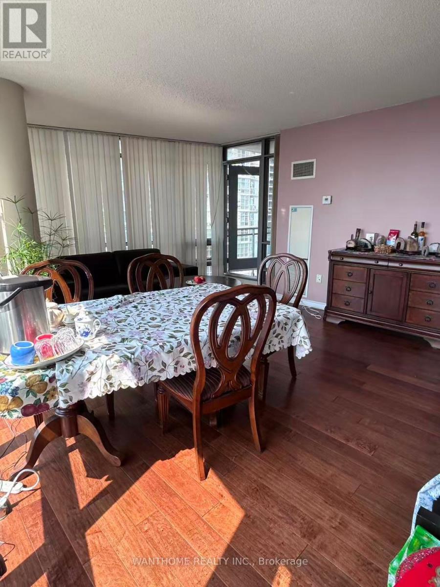 Photo 5 of 2002 3 Navy Wharf Court, Toronto ON