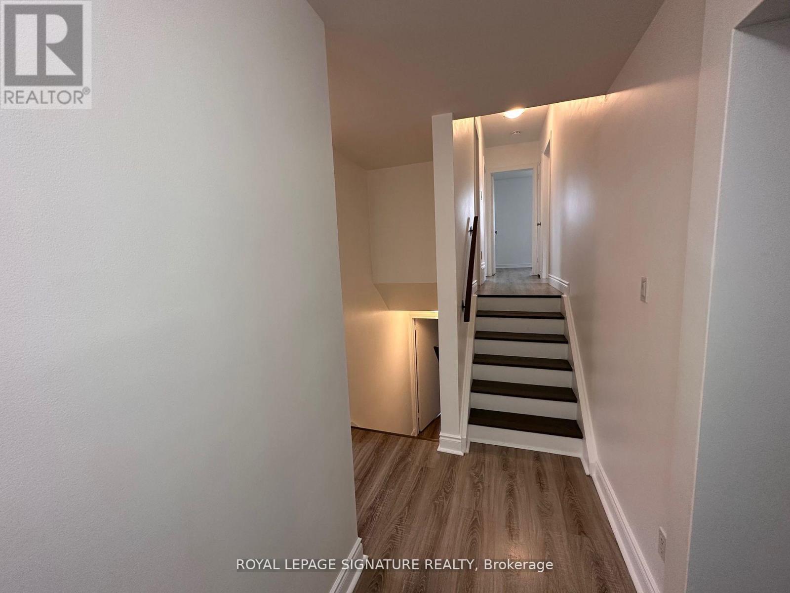 Photo 6 of 10 Marlbank Road, Toronto ON