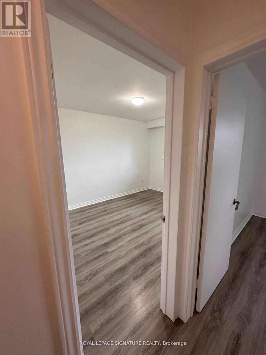 Photo 8 of 10 Marlbank Road, Toronto ON