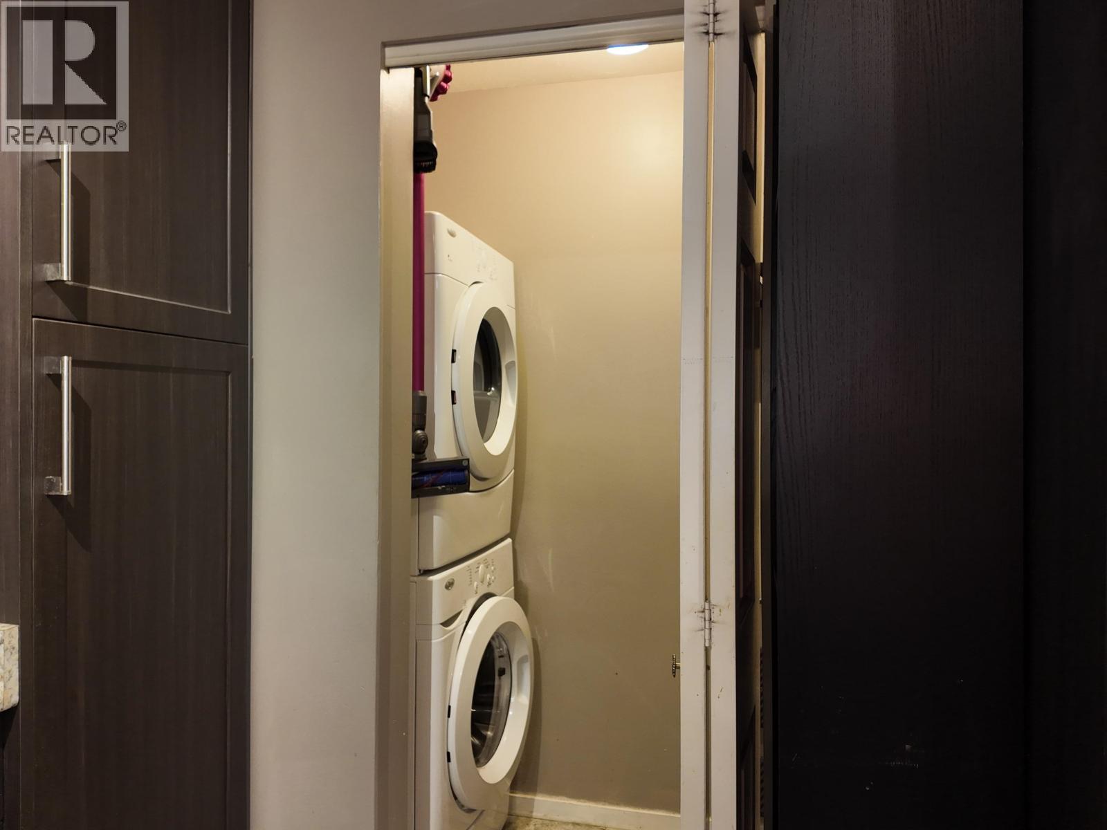 121 7437 MOFFATT ROAD, Richmond