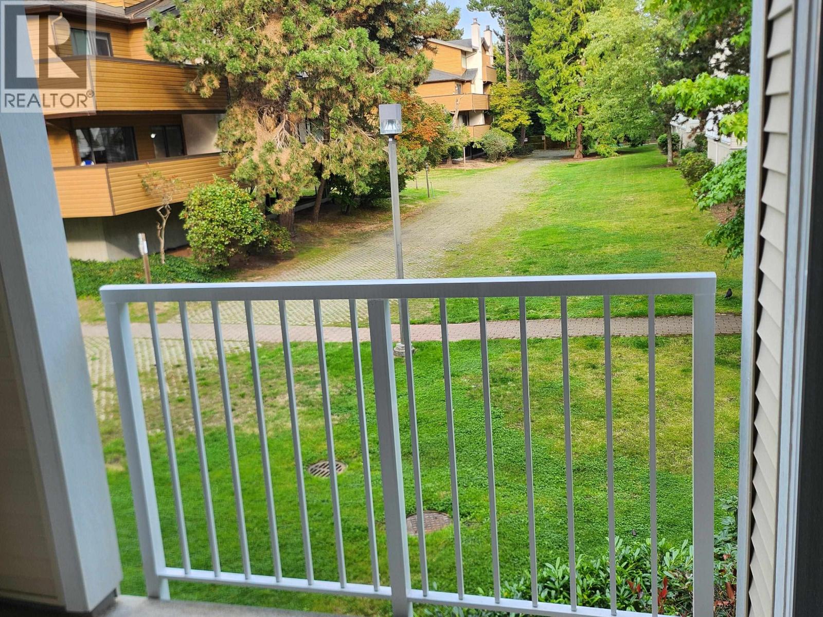 121 7437 MOFFATT ROAD, Richmond