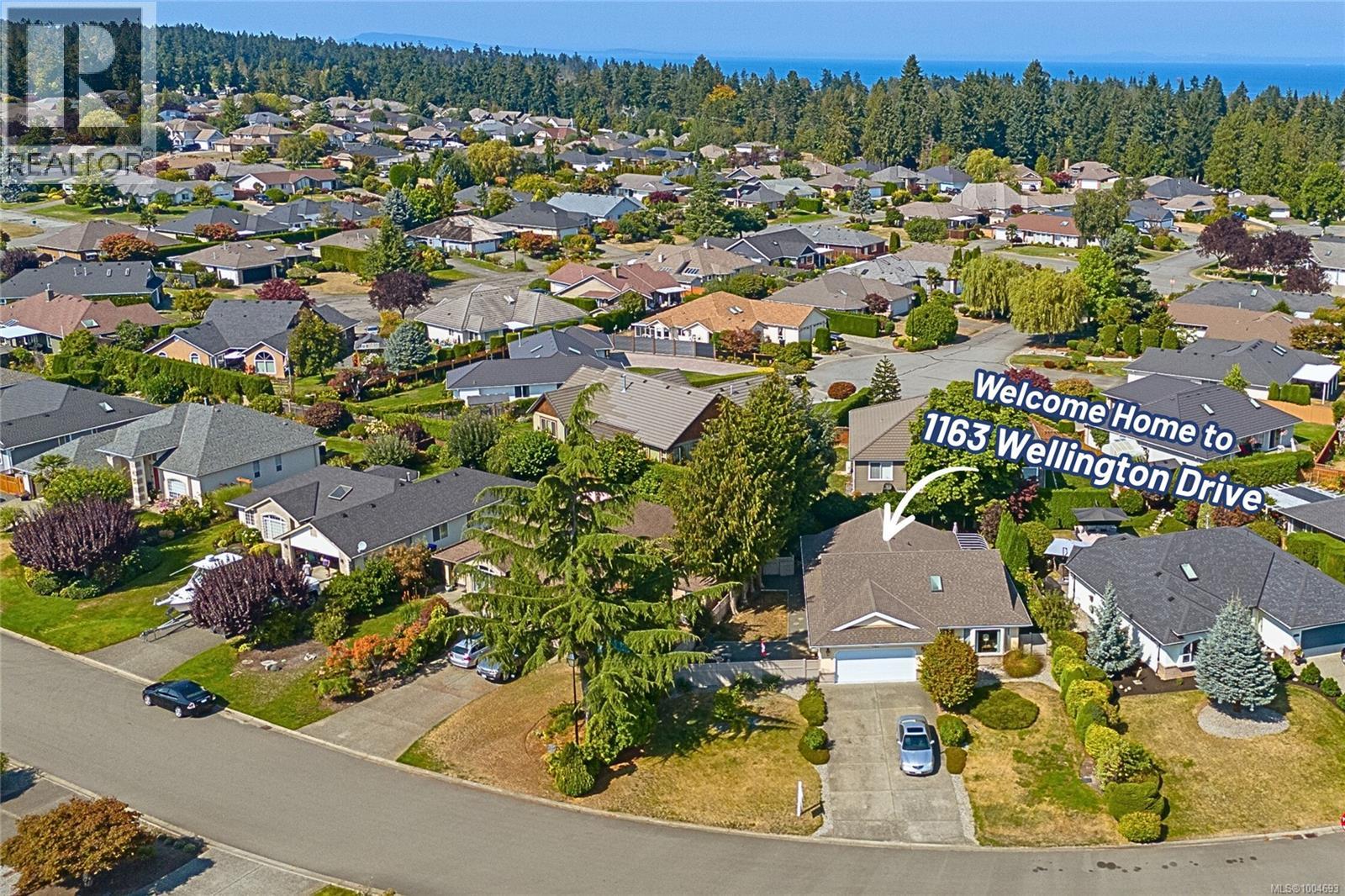 1163 Wellington Dr, Qualicum Beach