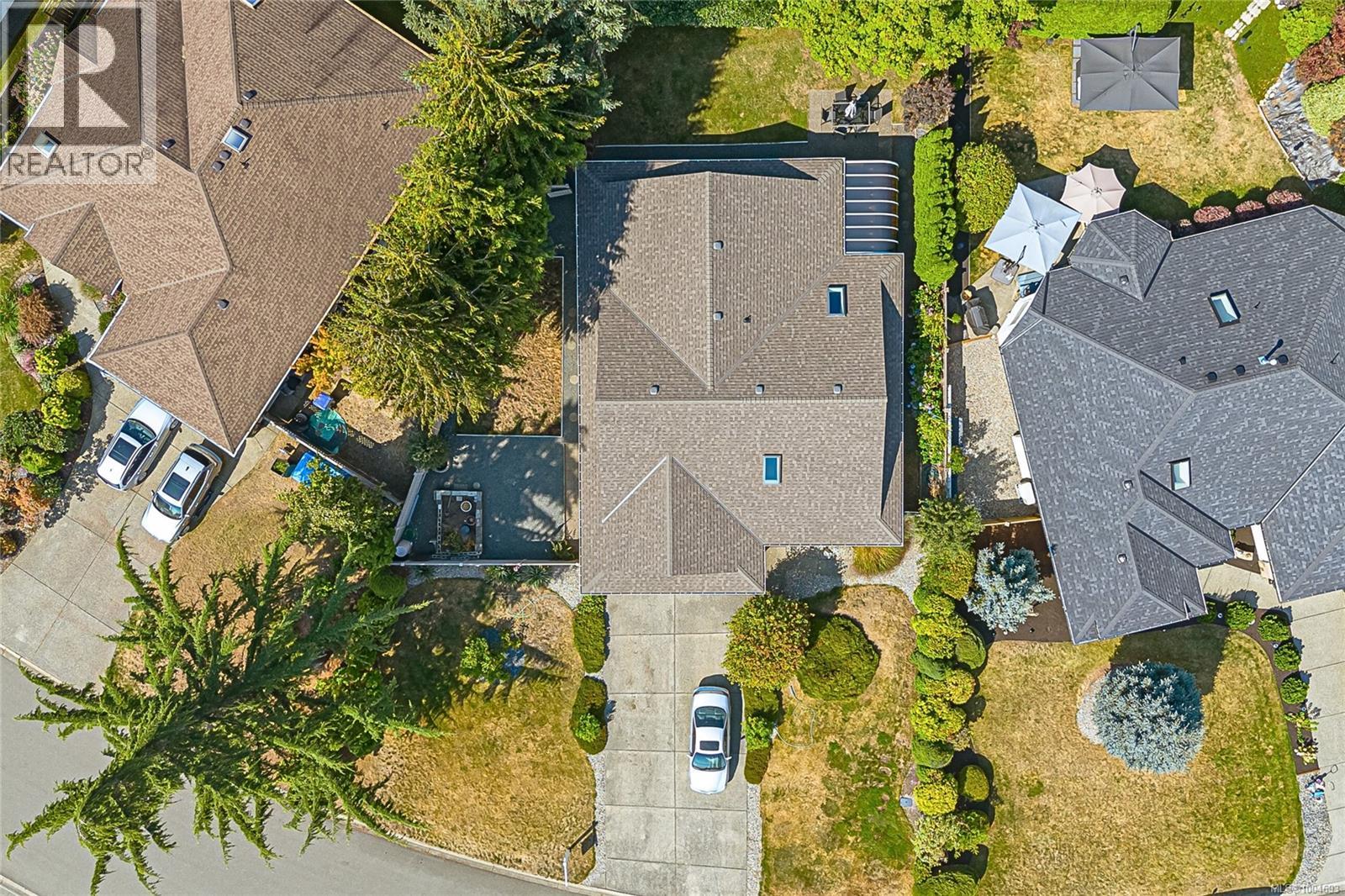 1163 Wellington Dr, Qualicum Beach