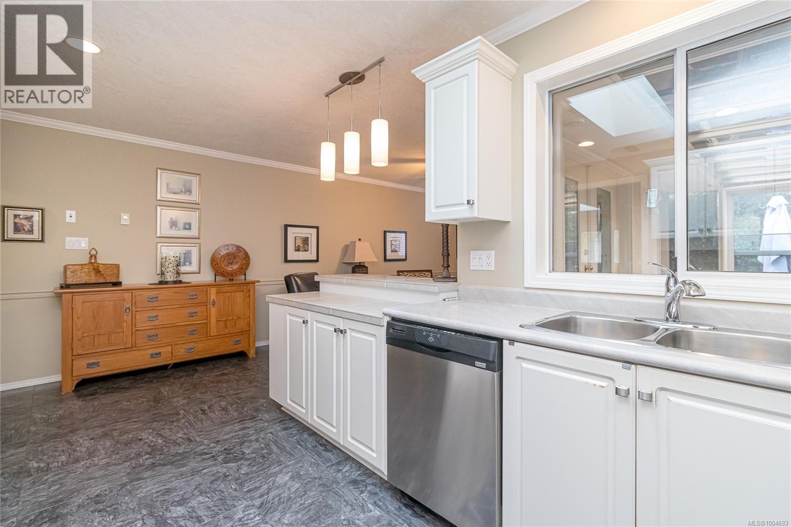 1163 Wellington Dr, Qualicum Beach